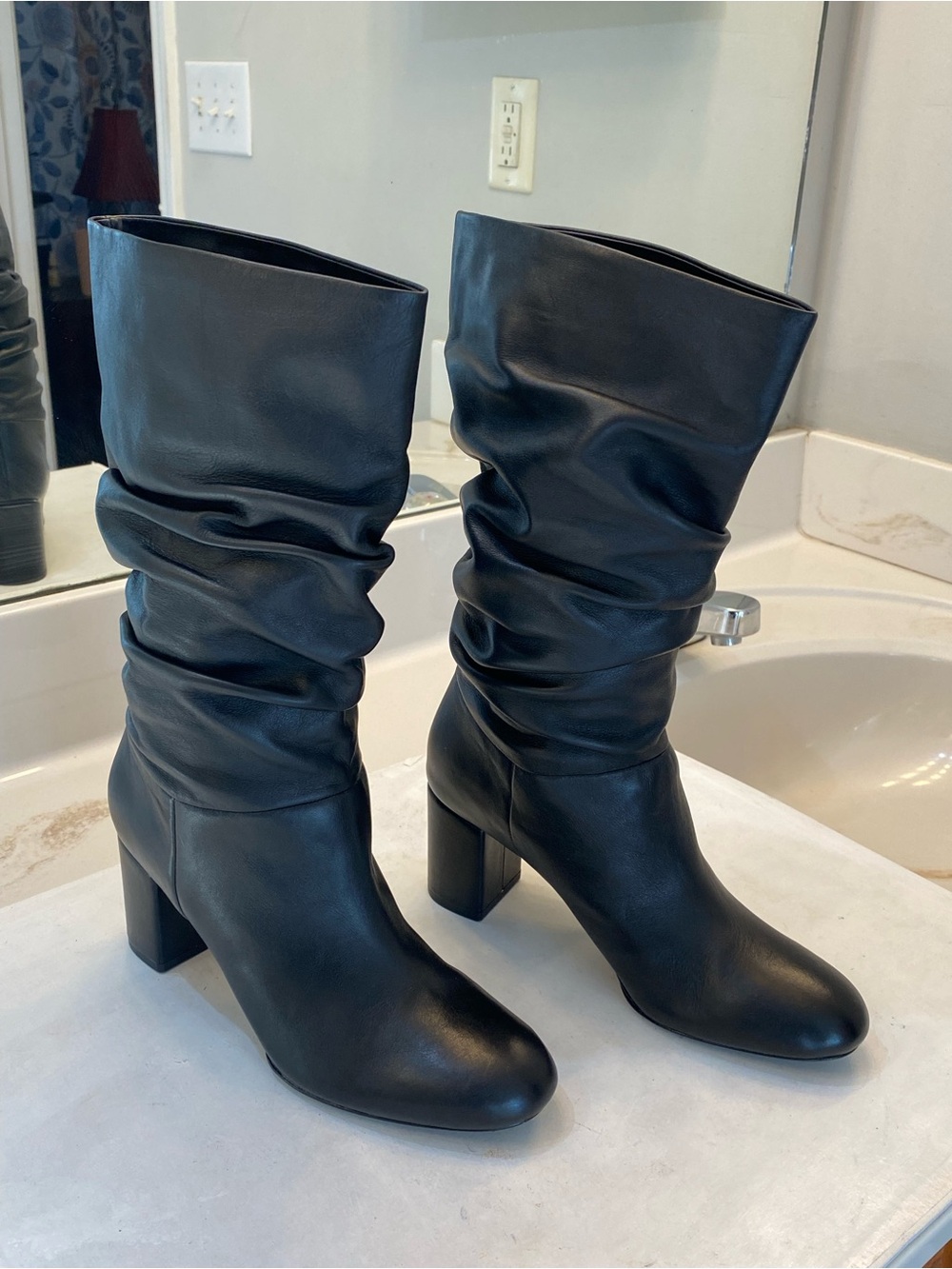 Via Spiga Naren slouchy leather boots women size 7M excellent condition clean